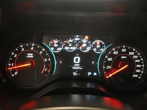 Used 2018 Chevrolet Camaro SS RWD image 17