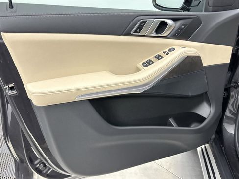 Used 2022 BMW X5 xDrive40i w/ Premium Package image 26