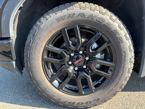 Used 2025 GMC Sierra 1500 Elevation AWD/4WD image 11