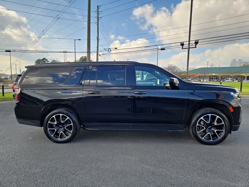Used 2024 Chevrolet Suburban RST image 6