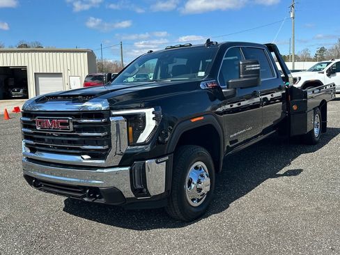 New 2026 GMC Sierra 3500 SLE w/ SLE Convenience Package AWD/4WD image 2