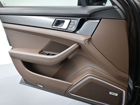 Used 2022 Porsche Panamera 4S image 23