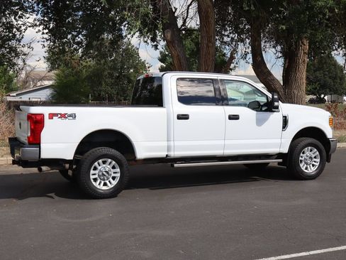 Used 2017 Ford F250 XLT w/ XLT Value Package AWD/4WD image 4