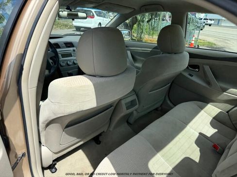 Used 2011 Toyota Camry LE FWD image 13