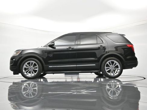 Used 2018 Ford Explorer XLT w/ Equipment Group 202A FWD image 44