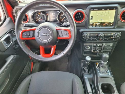 Used 2022 Jeep Wrangler Unlimited Sahara image 14