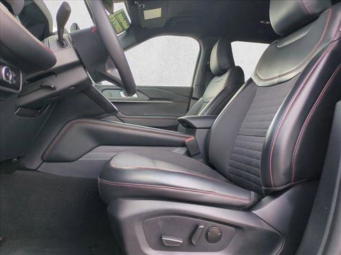 Used 2025 Ford Explorer ST-Line image 16