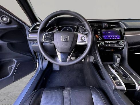 Used 2019 Honda Civic Touring image 10