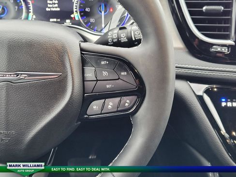 Used 2022 Chrysler Pacifica Limited w/ S Appearance Package image 10