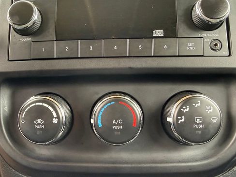 Used 2015 Jeep Patriot Sport w/ Power Value Group FWD image 27