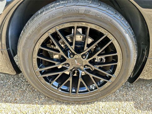 Used 1998 Chevrolet Corvette Coupe w/ Roof Pkg image 25