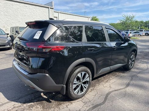 Used 2023 Nissan Rogue SV w/ SV Premium B Package AWD/4WD image 3