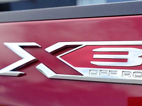 Used 2023 GMC Sierra 1500 SLT w/ SLT Premium Package AWD/4WD image 11