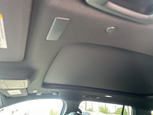 New 2026 Chevrolet Traverse LT w/ Sun and Wheel Package FWD image 17