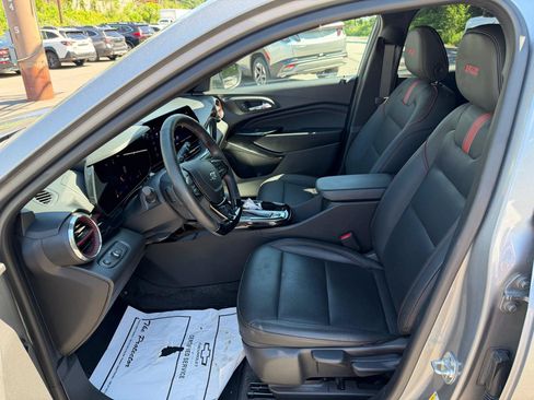 Used 2025 Chevrolet Trax RS w/ Driver Confidence Package FWD image 11