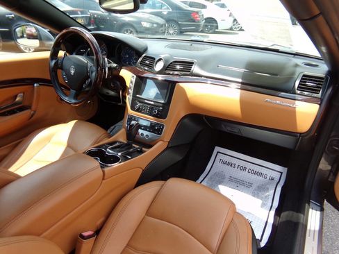 Used 2015 Maserati GranTurismo Convertible image 34
