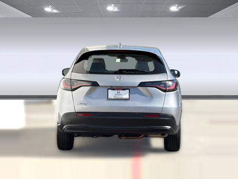 Used 2023 Honda HR-V LX image 9