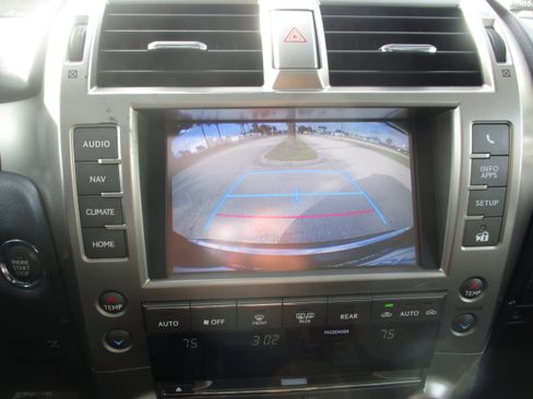 Used 2018 Lexus GX 460 image 18