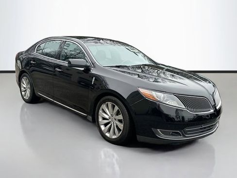 Used 2016 Lincoln MKS FWD image 3