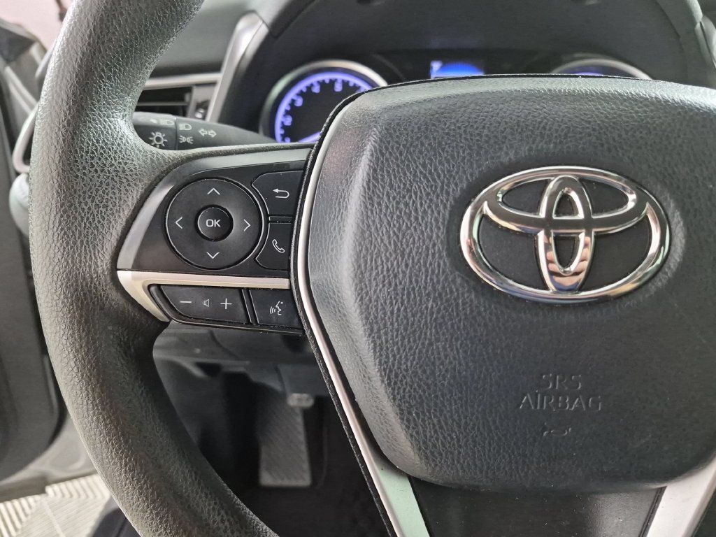 Used 2021 Toyota Camry LE FWD image 14