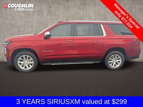 Used 2025 Chevrolet Suburban Premier AWD/4WD image 2