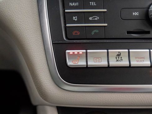 Used 2019 Mercedes-Benz GLA 250 4MATIC image 22