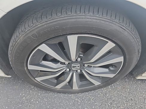 Used 2023 Honda Civic EX image 3