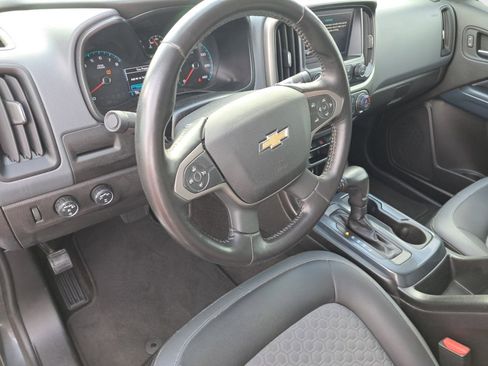 Used 2017 Chevrolet Colorado Z71 image 10