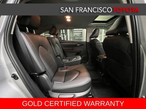 Certified 2025 Toyota Highlander XLE image 18