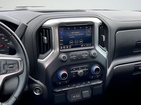 Used 2022 Chevrolet Silverado 1500 RST RWD image 9