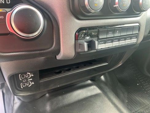 Used 2024 RAM 2500 Tradesman w/ Chrome Appearance Group AWD/4WD image 18