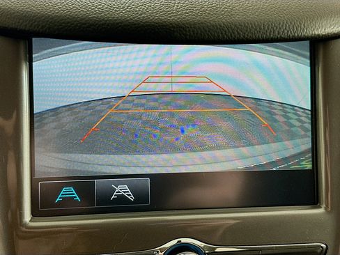 Used 2018 Chevrolet Cruze LT w/ Convenience Package image 21