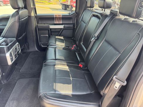 Used 2018 Ford F150 Lariat w/ Equipment Group 502A Luxury AWD/4WD image 9