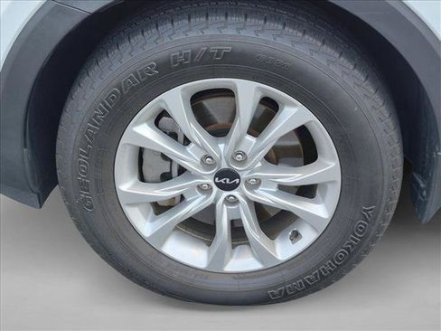 Used 2022 Kia Telluride LX AWD/4WD image 10