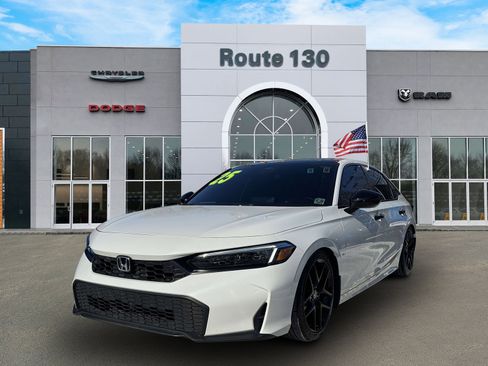 Used 2025 Honda Civic Sport image 2