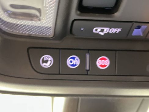 Certified 2024 Cadillac XT5 Sportv w/ LPO, Floor Liner Package AWD/4WD image 30