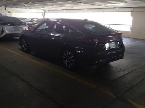 Used 2023 Honda Civic EX-L image 4