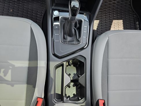 Certified 2023 Volkswagen Taos SE FWD image 16