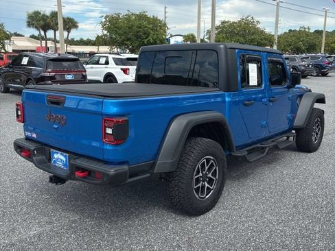 Used 2025 Jeep Gladiator Rubicon w/ Safety Group AWD/4WD image 11
