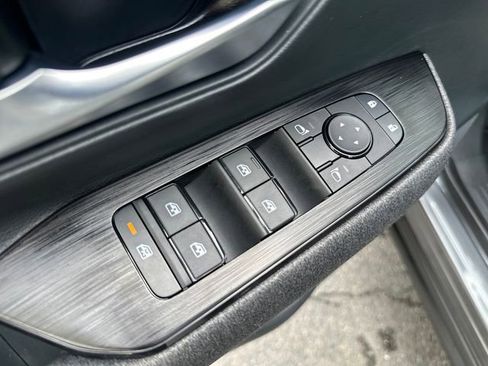 Used 2025 Nissan Kicks SV w/ Charging Package image 23