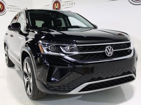 Used 2022 Volkswagen Taos SEL image 26