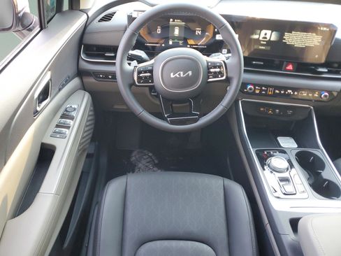 New 2026 Kia Carnival EX FWD image 13
