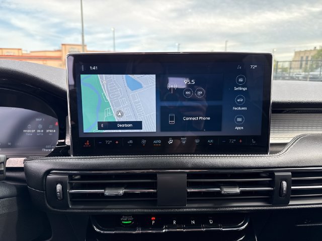 Used 2023 Lincoln Corsair AWD image 21