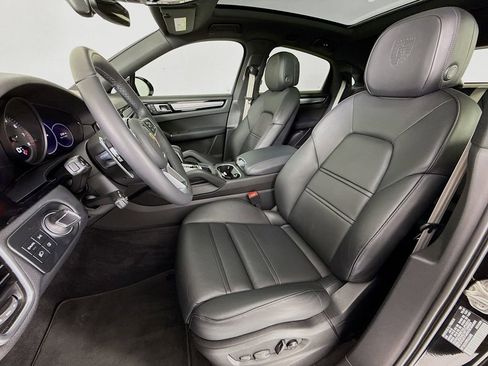 Certified 2023 Porsche Cayenne Platinum Edition AWD/4WD image 5
