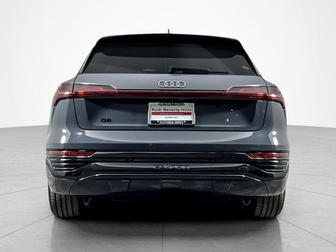 Used 2024 Audi Q8 e-tron Premium Plus w/ Premium Plus Package image 4