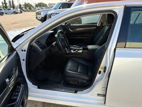 Used 2017 Lexus GS 200t RWD image 2
