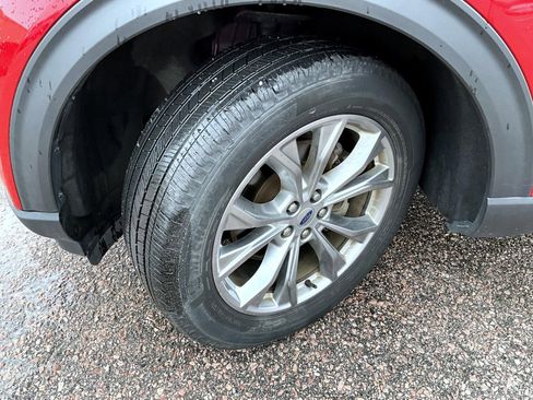 Used 2022 Ford Explorer XLT w/ Equipment Group 202A image 25