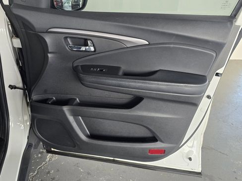 Used 2022 Honda Pilot Sport image 31