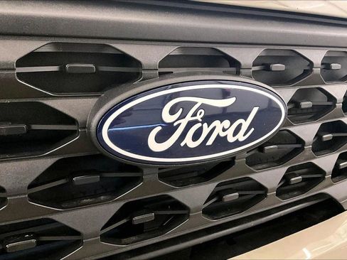 Certified 2025 Ford Maverick XL image 29