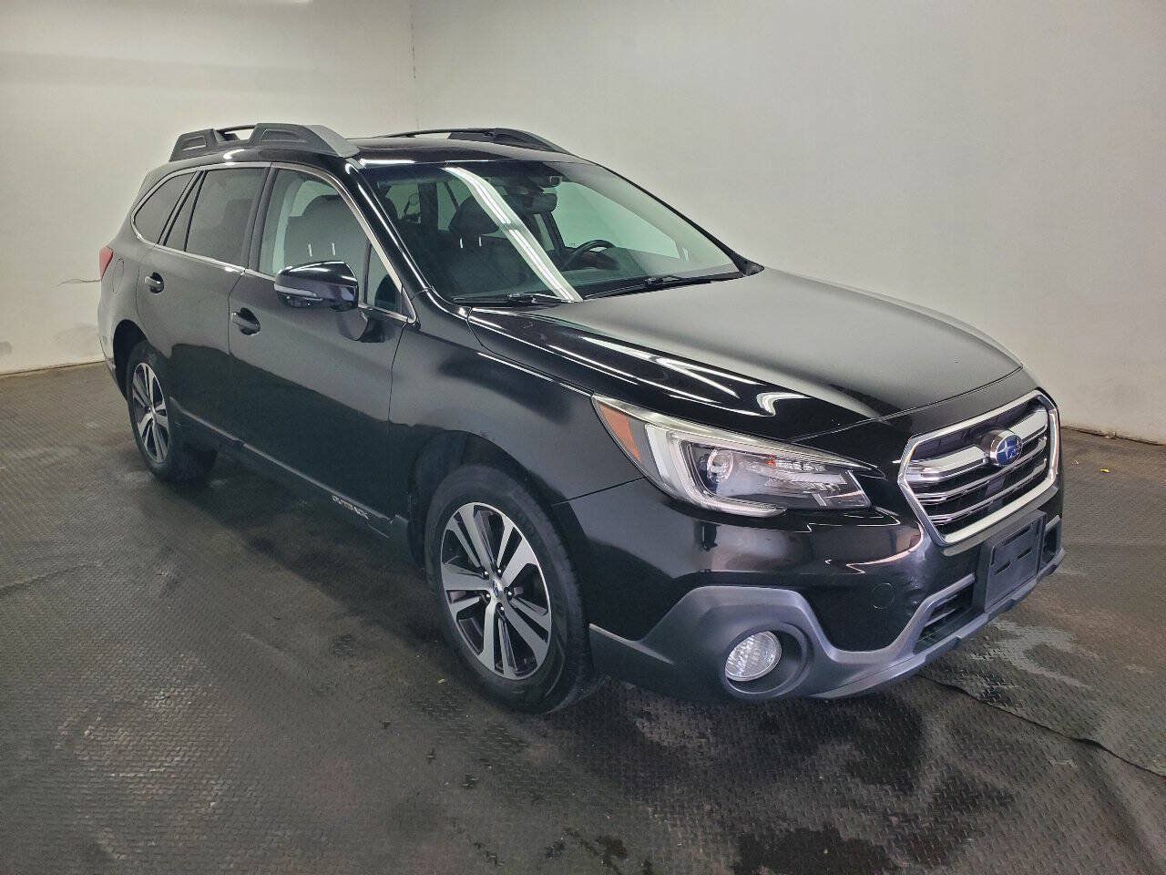 Used 2018 Subaru Outback 2.5i Limited AWD/4WD image 3